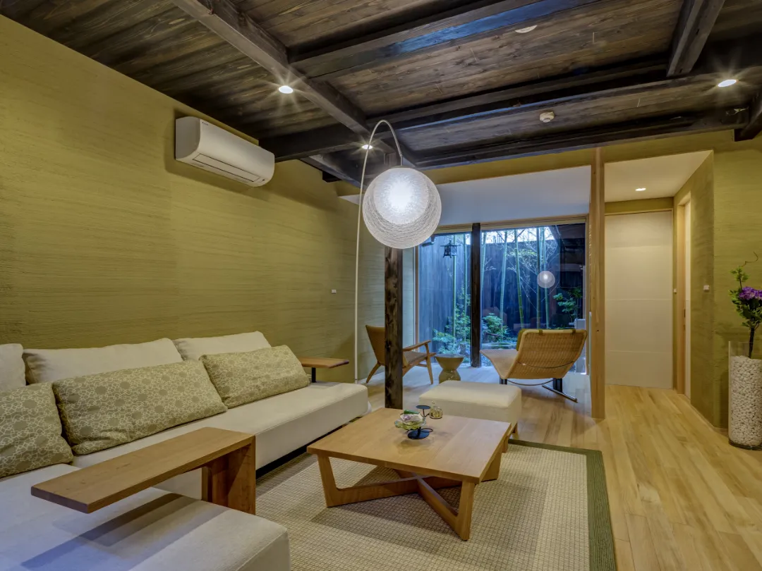 入口内装の写真